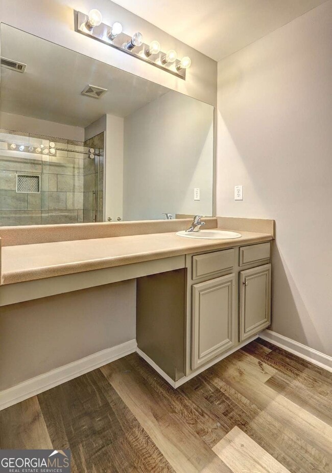 Building Photo - 118 Meeting Pl Rd