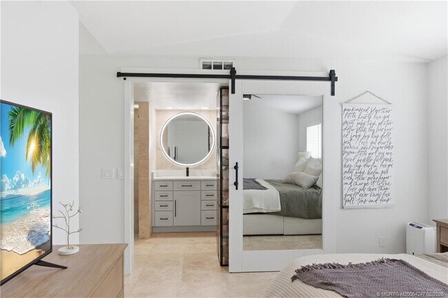 Building Photo - 1155 Lake Shore Dr