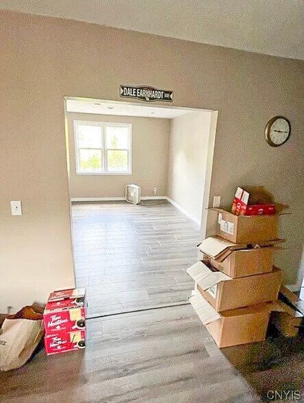 Building Photo - 110 N Main St