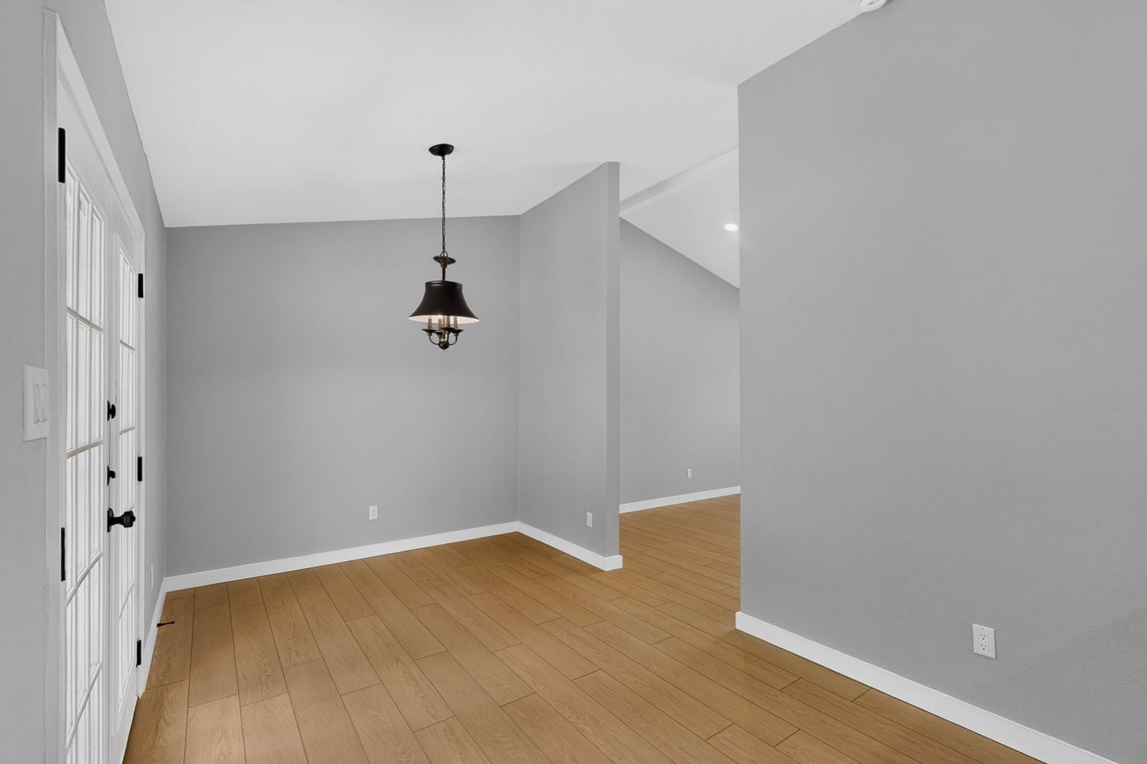 Building Photo - 900 Rocky Creek Ln