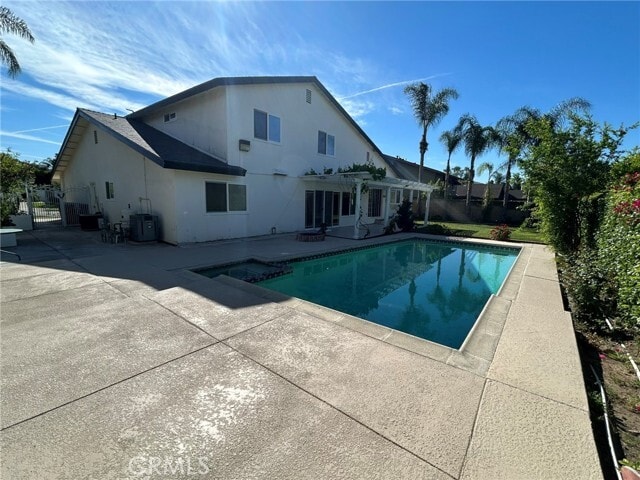 Building Photo - 1734 N Yurok St