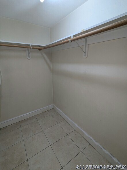 Building Photo - 33 Walbridge St