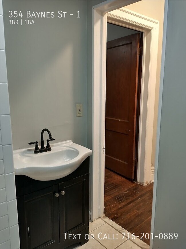 Building Photo - 354 Baynes St
