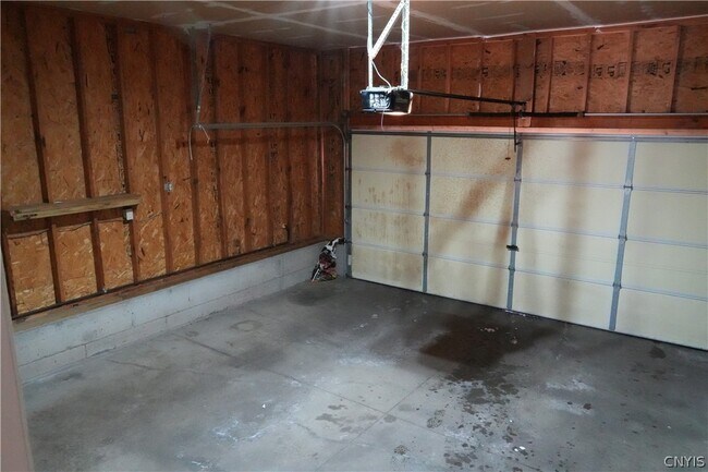 Building Photo - 5086 Minuteman Ln