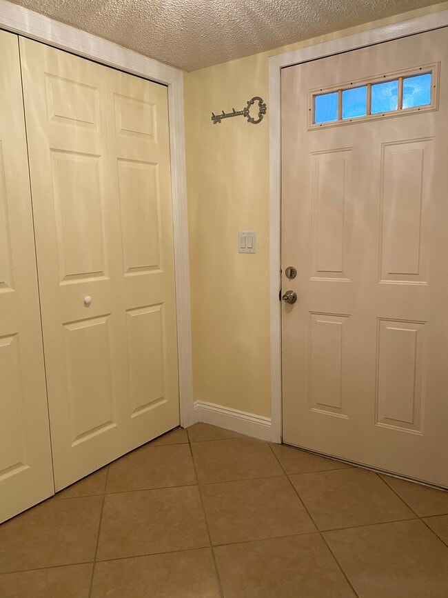 Building Photo - 55+ community 2 BED 2 BATH  in High Point of Fort Pierce