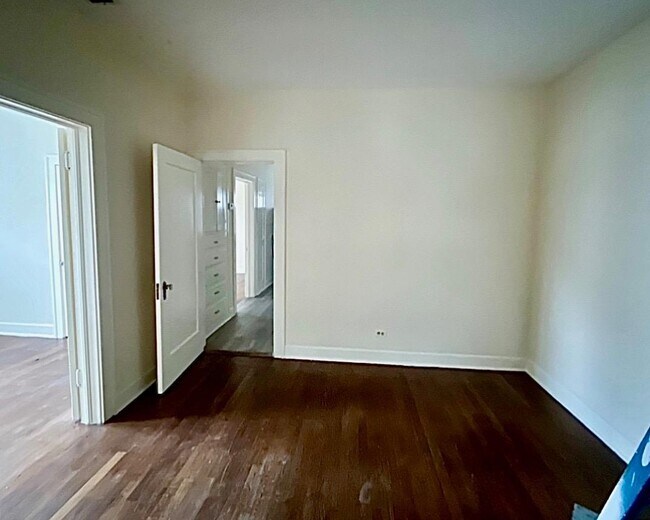 Building Photo - 2907 N Elmendorf St