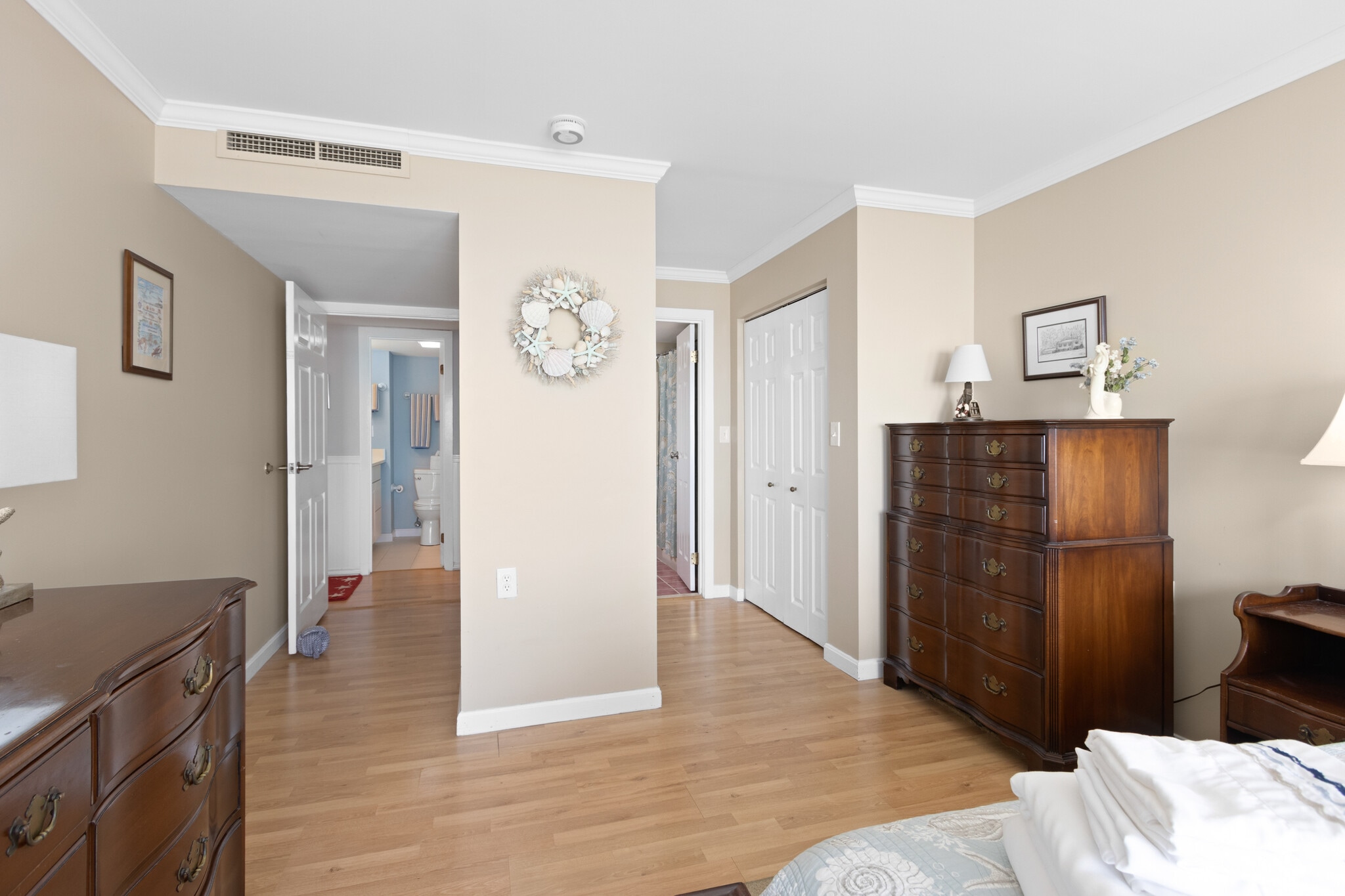 Building Photo - 1 Seacliff Ave