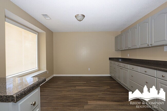 Building Photo - 2692 Dromedary Dr