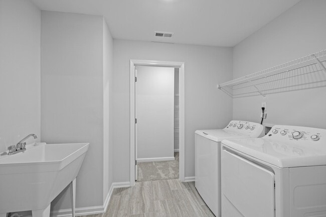 Building Photo - 141 Gremar Dr.