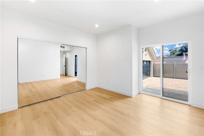 Building Photo - 4038 Somers Ave