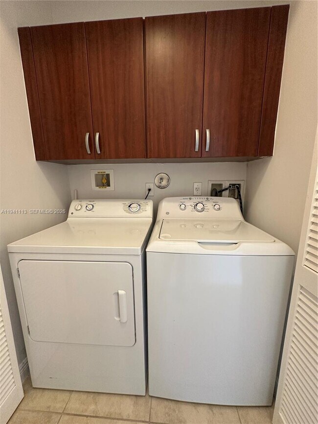 Building Photo - 3055 NW 126th Ave