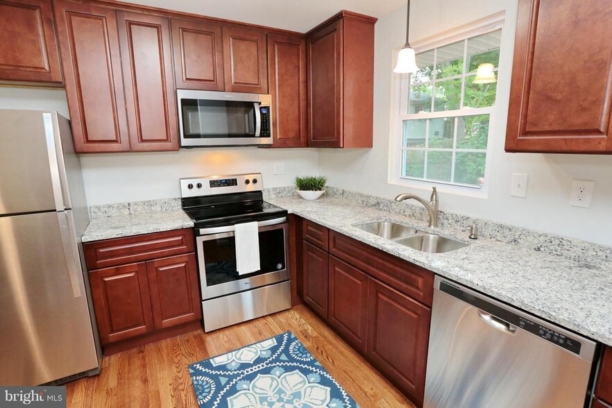 Building Photo - 2609 Dakota St