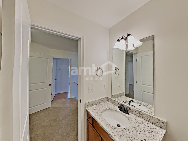 Building Photo - 125 Kingland St