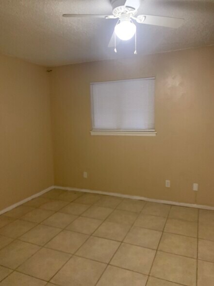 Building Photo - 2800 Cerrillos Rd