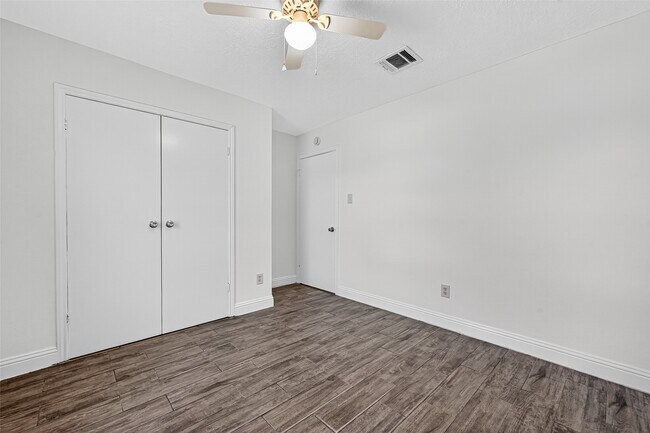 Building Photo - 4422 Wee Lassie Ln