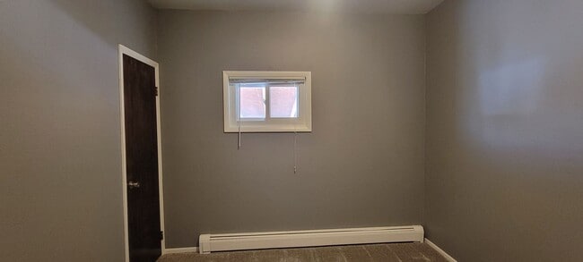Building Photo - 2 Bedroom Home