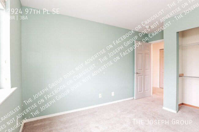 Building Photo - 2924 97th Pl SE