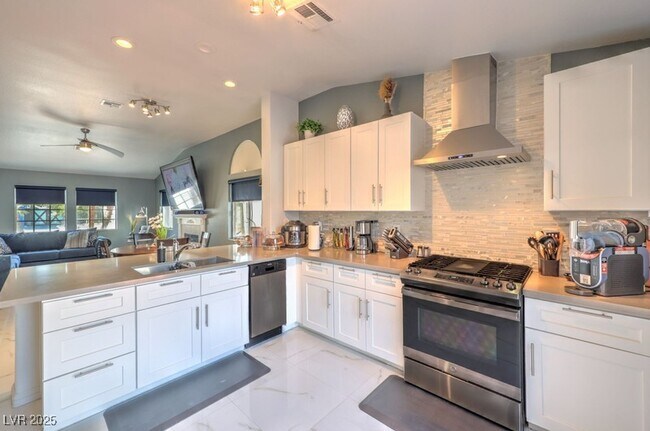 Building Photo - 4402 Cassandra Dr