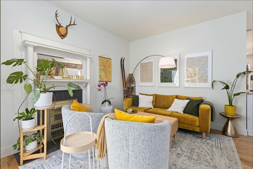 living room - 1217 E 26th Ave