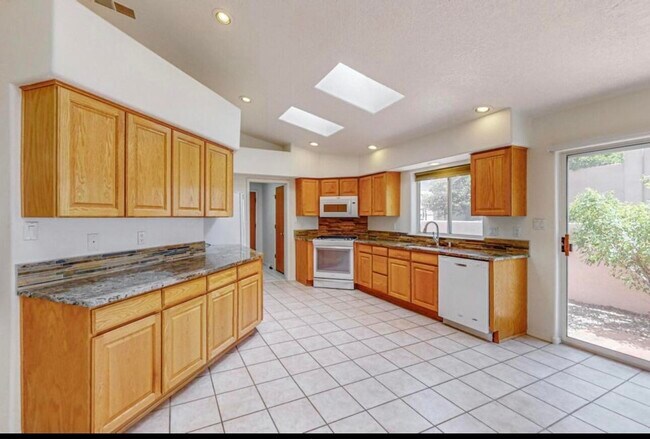 Building Photo - 13124 Calle Azul SE