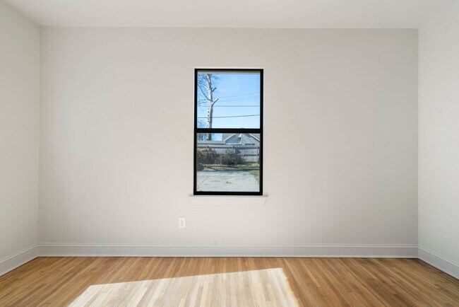 Building Photo - 1340 S Florence Ave