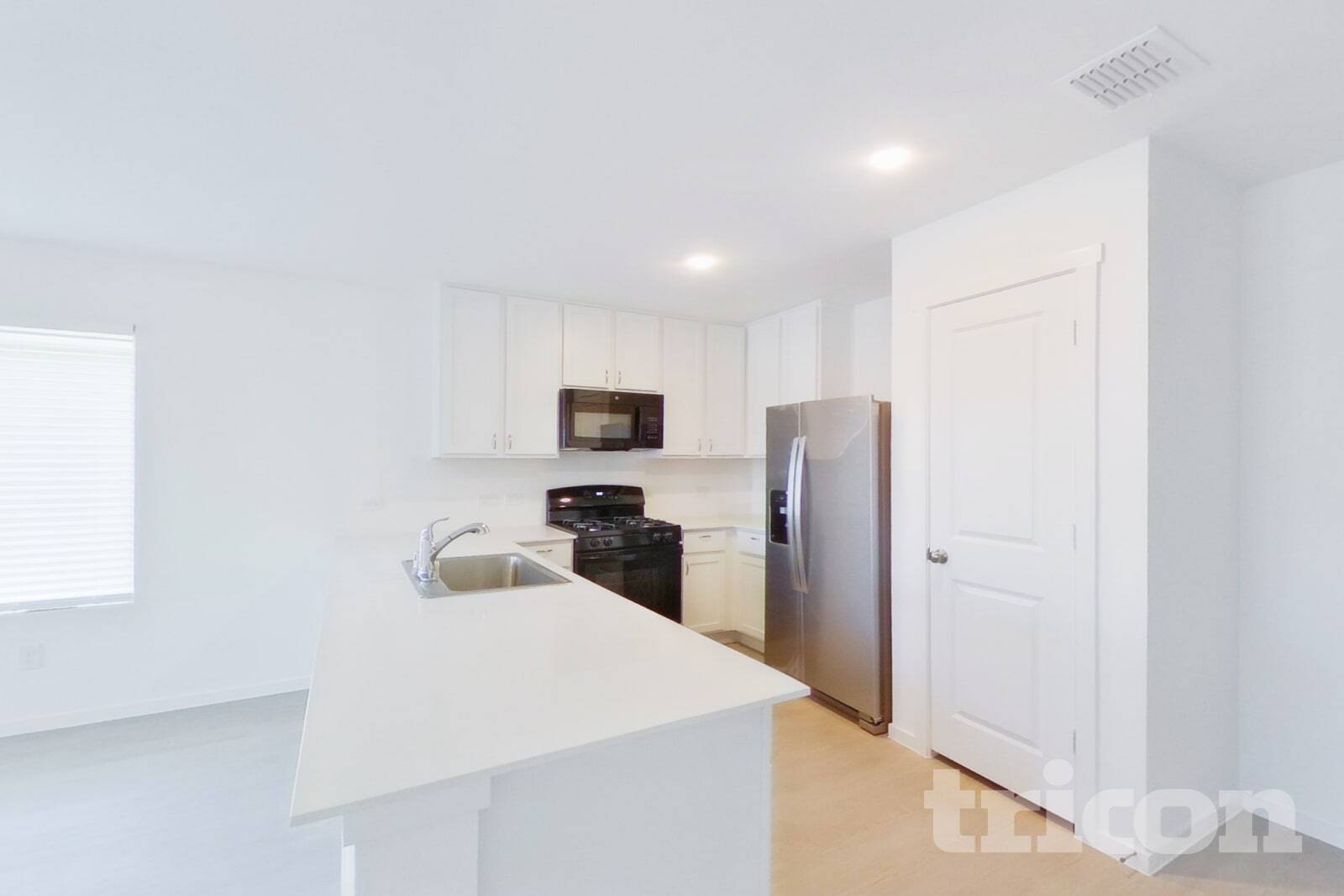 Building Photo - 807 Ginkgo Wy