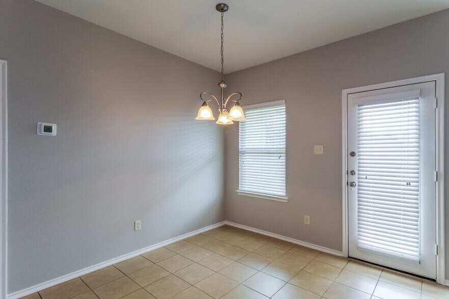 Building Photo - 1813 Cedar Wood Trail