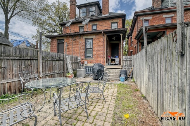 Building Photo - 245 Collins Ave