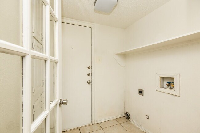 Building Photo - 6804 Brookdale Dr