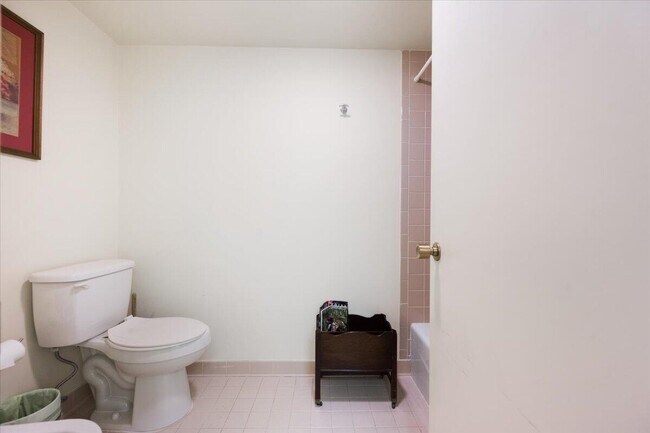 Building Photo - 2835 Polo Island Dr