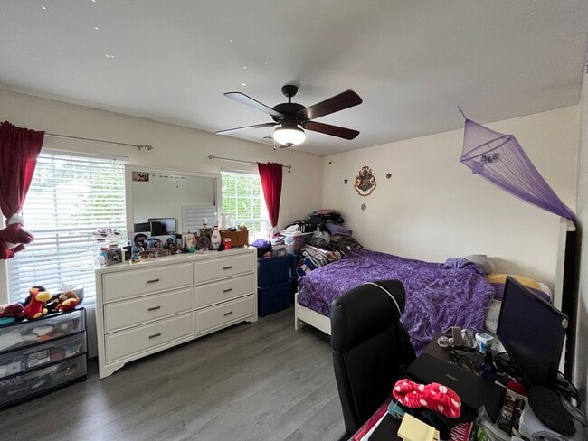 Building Photo - Charming 2BD, 2.5BA Cary Townhome with Sto...