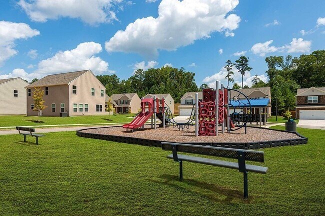 Building Photo - 956 Creekview Rd