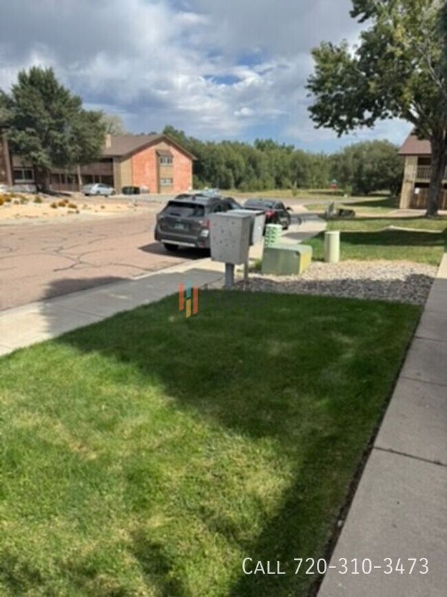 Building Photo - 995 Holli Springs Ln