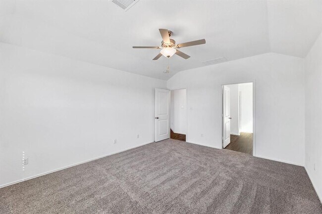 Building Photo - 303 Chickasaw Ln