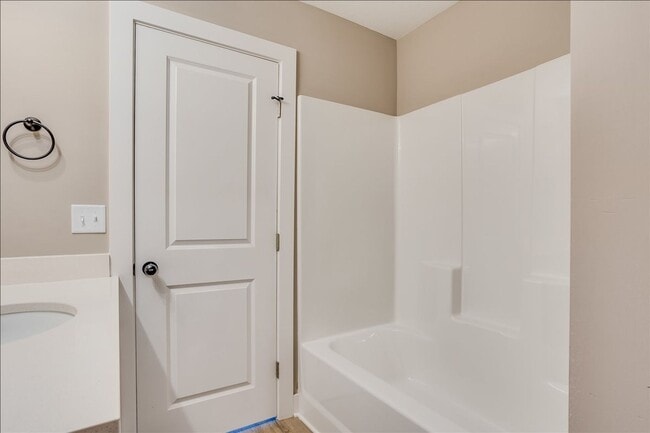 Building Photo - Auburn Villas 3 Bedroom Molly Floor plan