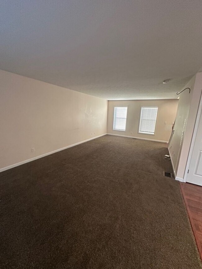 Building Photo - 4 Kings Way