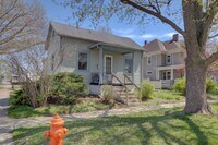 Building Photo - 2 bed home