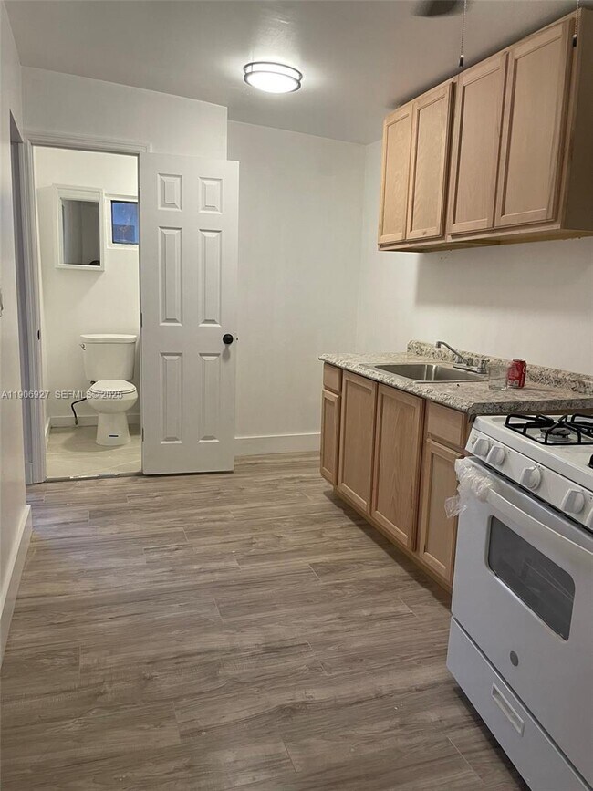 Building Photo - 746 NE 80th St