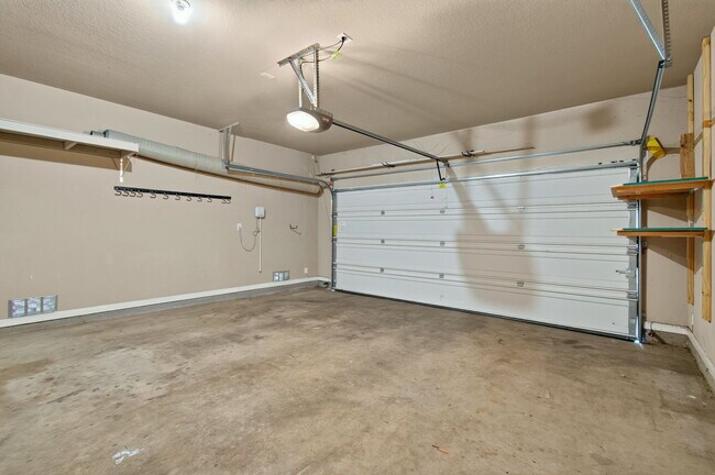 Building Photo - 7230 Willow Rain