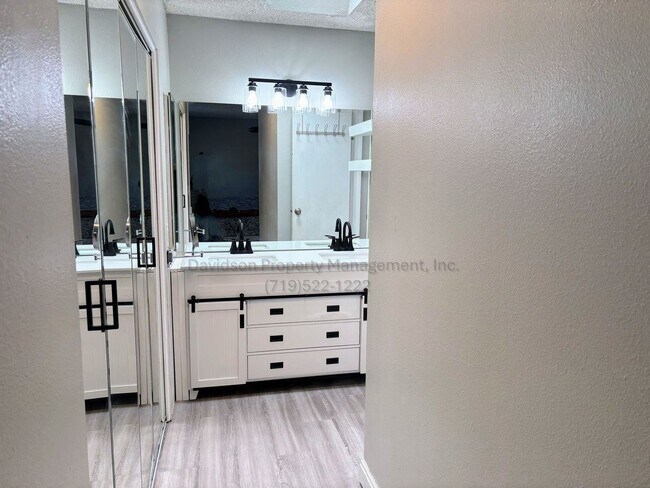 Building Photo - 7340 Waterwheel St