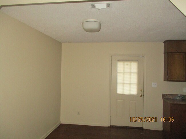 Building Photo - 1409 Westcliff Ct