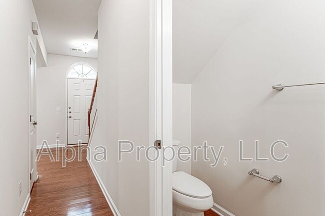 Building Photo - 106 Middleby Way