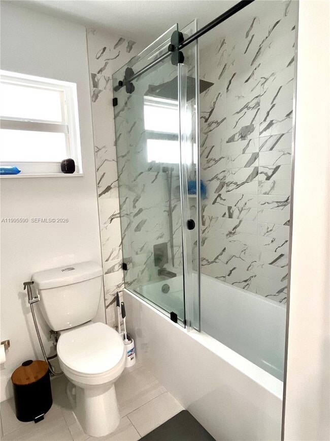 Building Photo - 511 SW 115th Ave