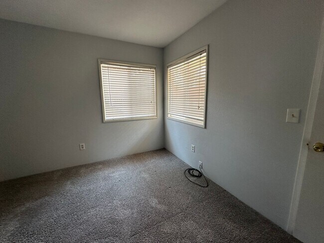 Building Photo - 919 N Eldorado Ave