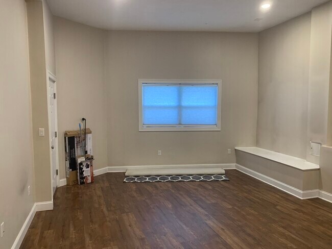 Building Photo - 149 Washington St