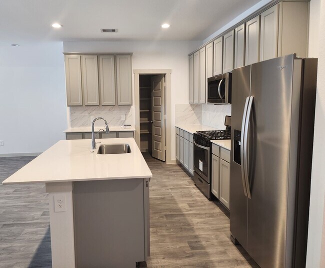 Building Photo - 7106 Marina Hts Wy