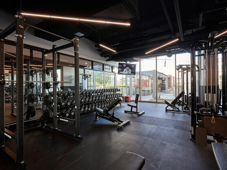 Building Photo - 234 W Hill St