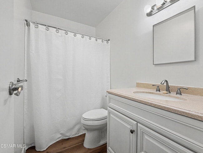 Building Photo - 2485 E Hillcrest Dr