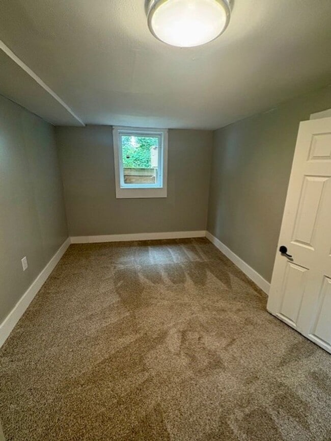 Building Photo - Charming 4-Bedroom Home in the Heart of Wi...