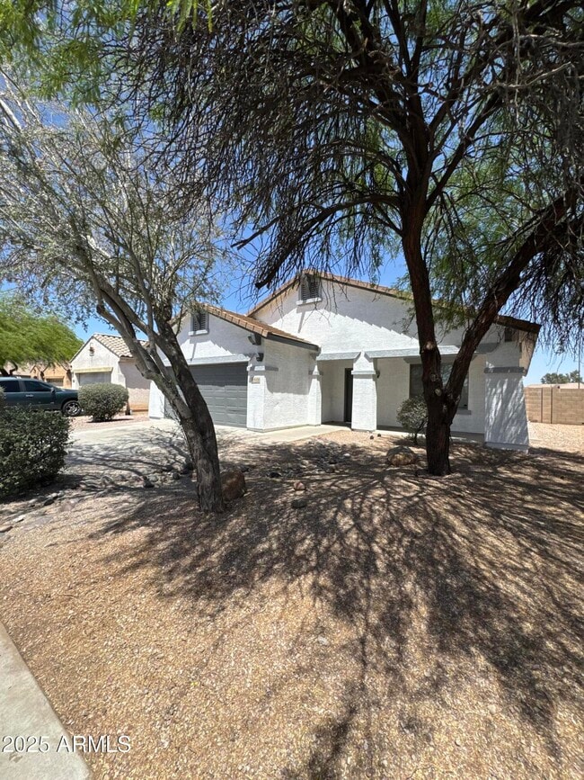 Building Photo - 513 S 115th Dr